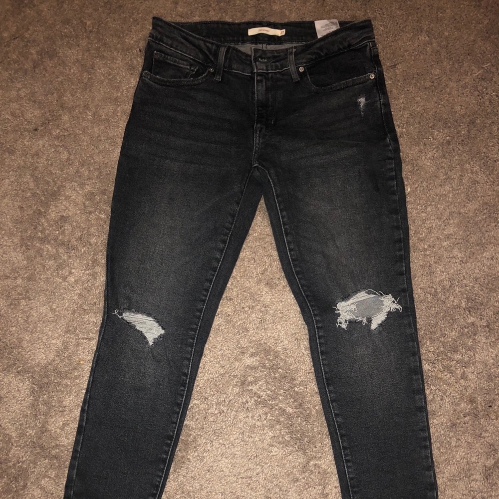711 Levi skinny jeans